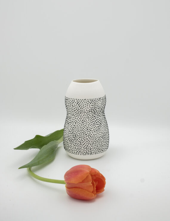vase black dots 15 cm